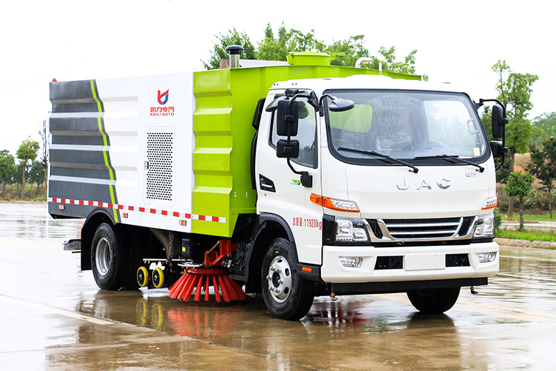 江淮洗扫车  5垃圾箱  4方清水箱