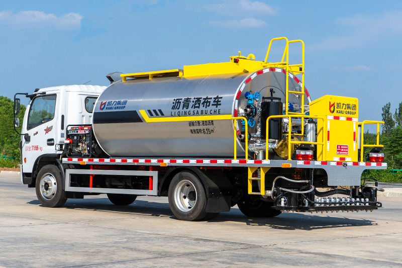 东风大多利卡沥青洒布车（7方）