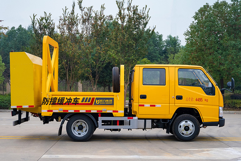 江铃顺威防撞车