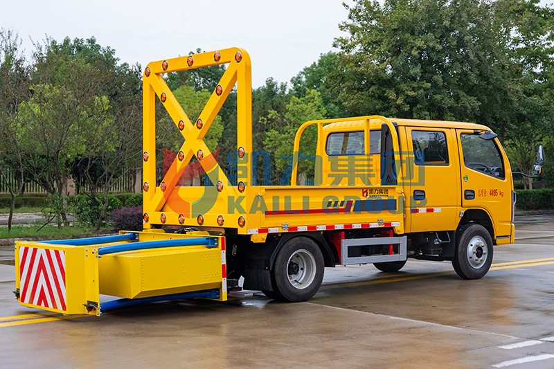 东风小多利卡双排座防撞车