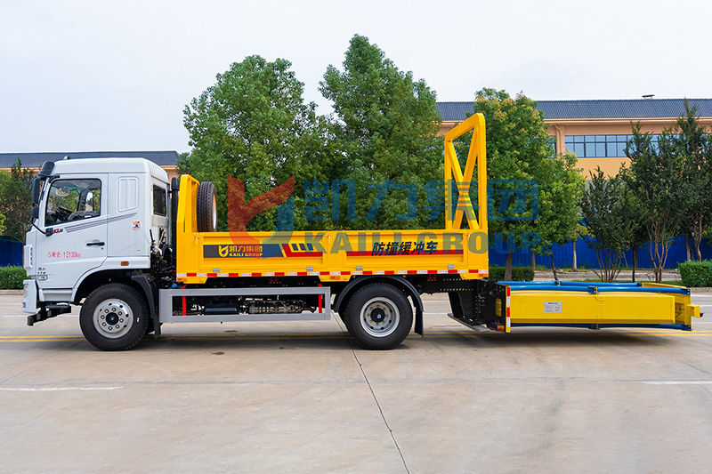 东风华神防撞车