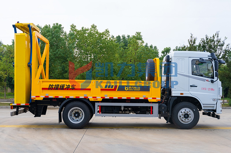 东风华神防撞车