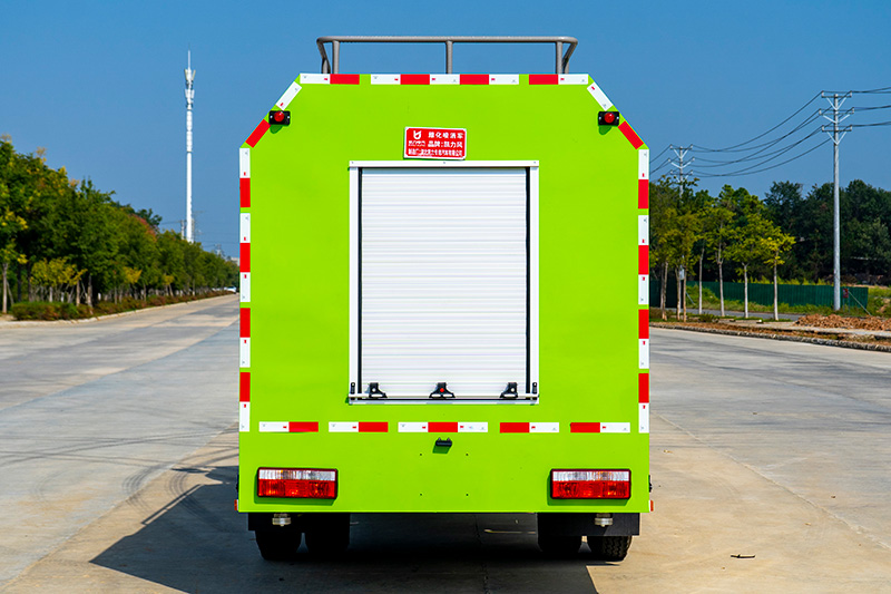 东风大福瑞卡消防洒水车-8方