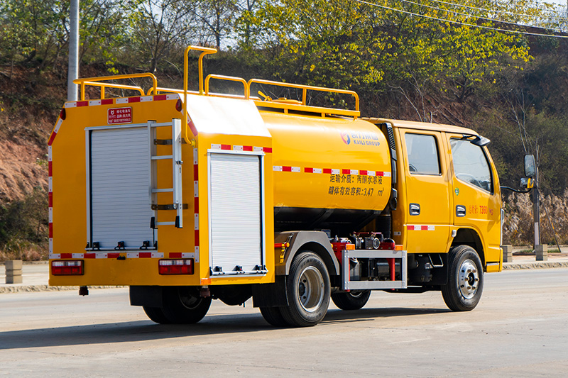 东风小多利卡双排消防洒水车4.2方