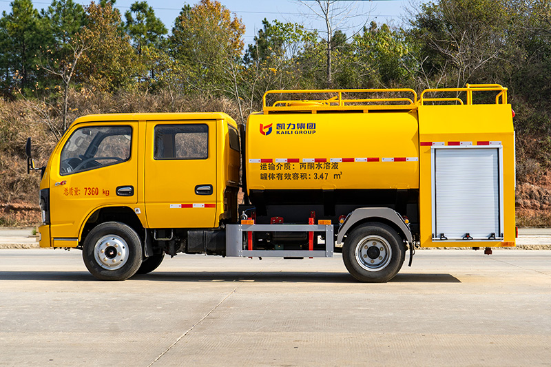 东风小多利卡双排消防洒水车4.2方