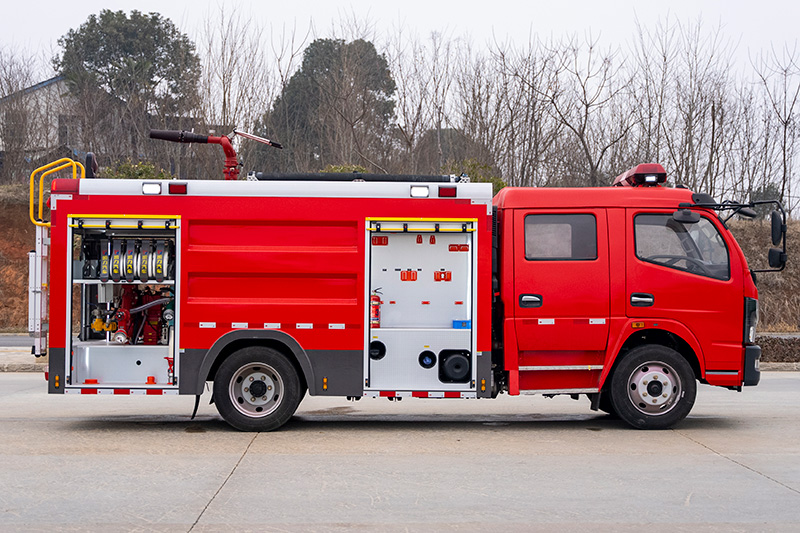 东风大凯普特双排泡沫消防车5方（外露）