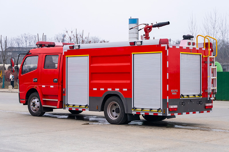 东风大凯普特双排泡沫消防车5方（外露）
