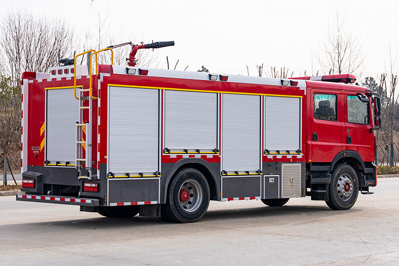 东风D9双排泡沫消防车7方（内藏）