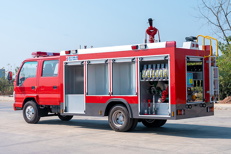 五十铃泡沫消防车2方（内藏）