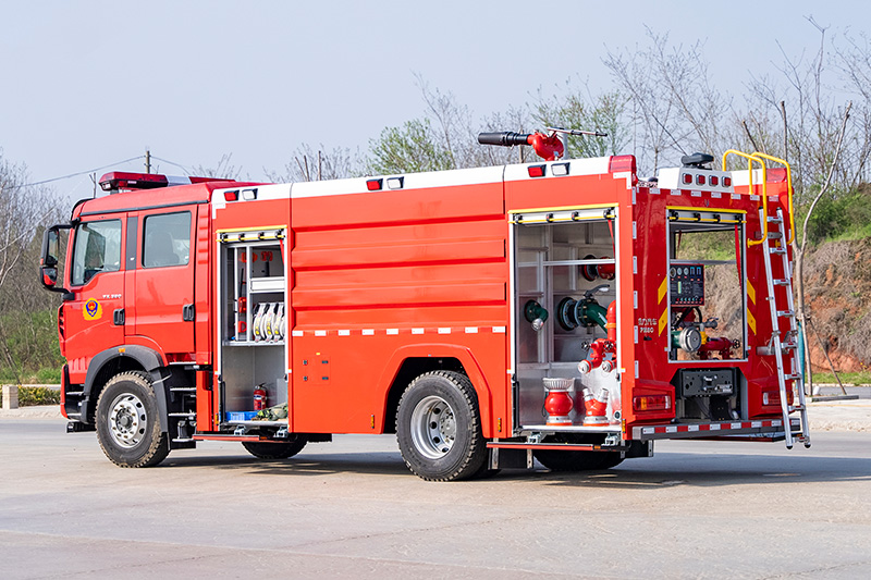 重汽豪沃泡沫消防车（外露）8方