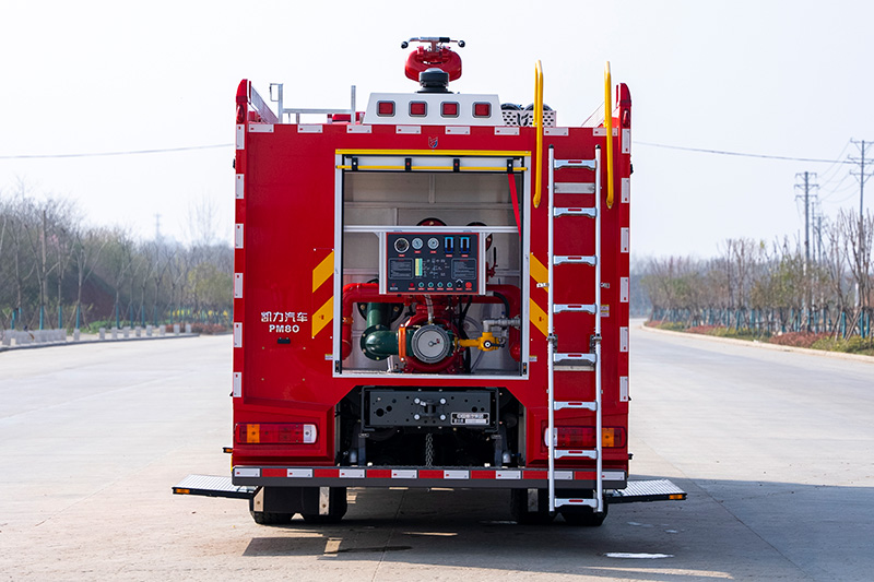 重汽豪沃泡沫消防车（外露）8方