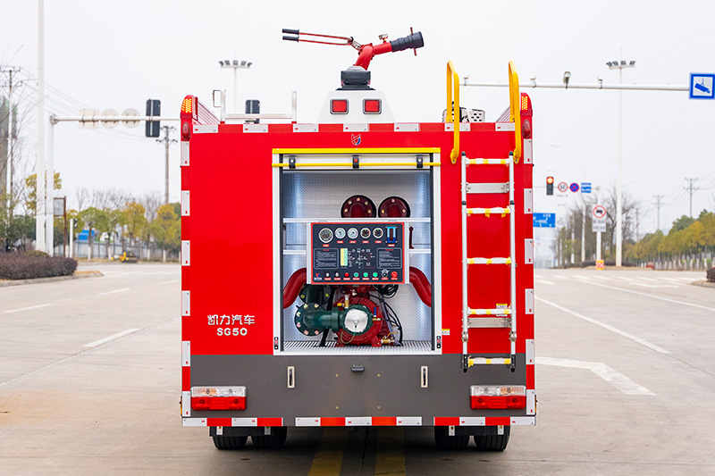 大多利卡双排水罐消防车5方（外露）