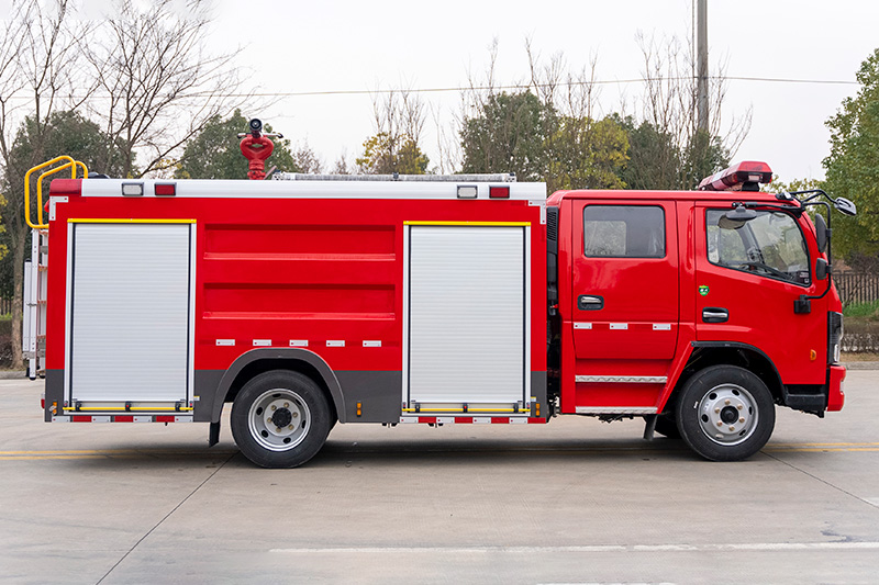 大多利卡双排水罐消防车5方（外露）