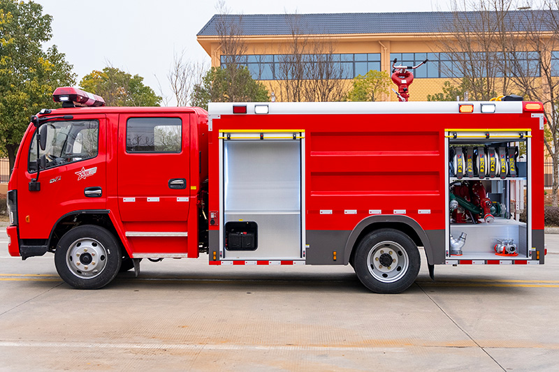 大多利卡双排水罐消防车5方（外露）