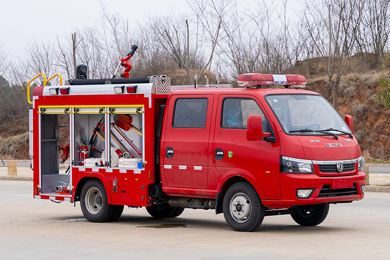 东风途逸双排水罐消防车1方（内藏）