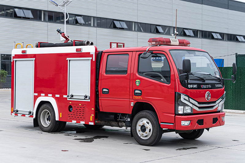 小多利卡双排水罐消防车2方（外露）