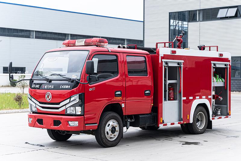 小多利卡双排水罐消防车2方（外露）