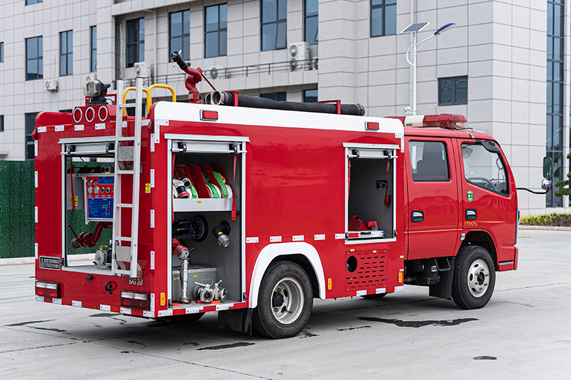 小多利卡双排水罐消防车2方（外露）