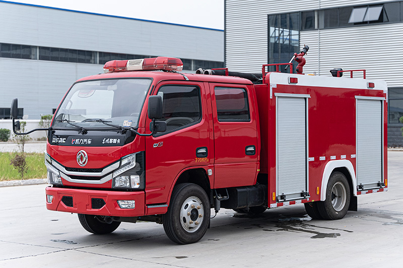 小多利卡双排水罐消防车2方（外露）